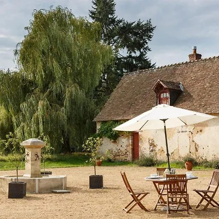 Casa de Férias Chateau De La Houlberdiere Saint-Jean-du-Bois