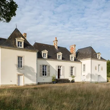 Casa de Férias Chateau De La Houlberdiere Saint-Jean-du-Bois